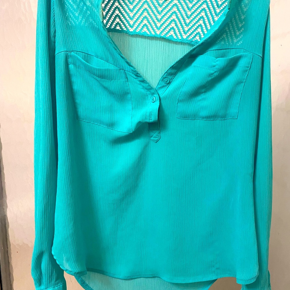 Womens size medium dress shirt